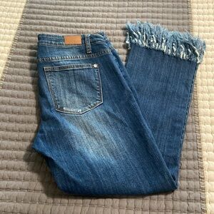 SOLD Judy Blue Cropped Fit Med Wash Denim Frayed Hem - Women's 11/30
